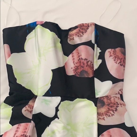 Dress - Picture 3 of 6